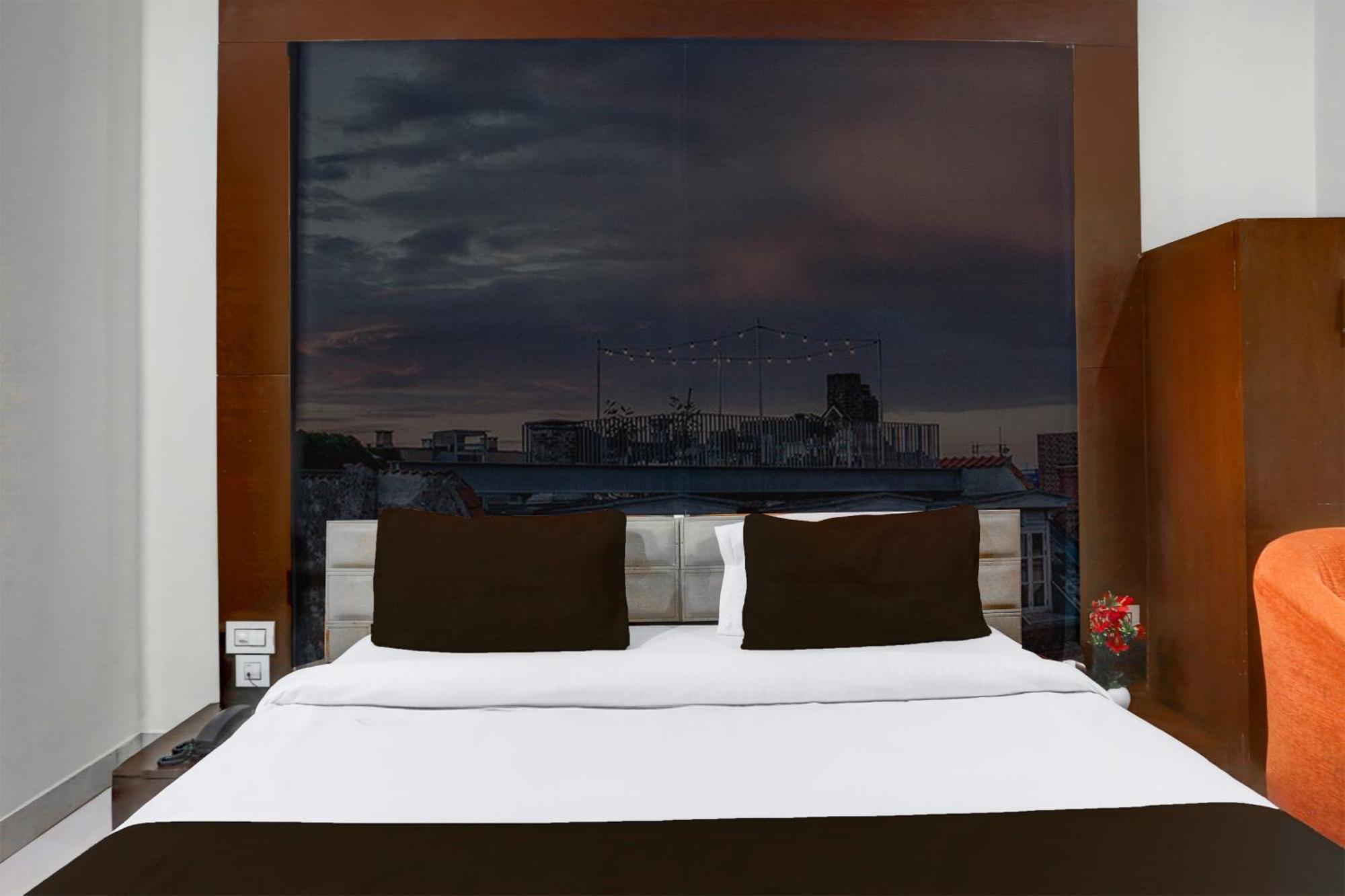 Hotel Super Collection O Railway Station Road Near Clock Tower à Ludhiana Extérieur photo