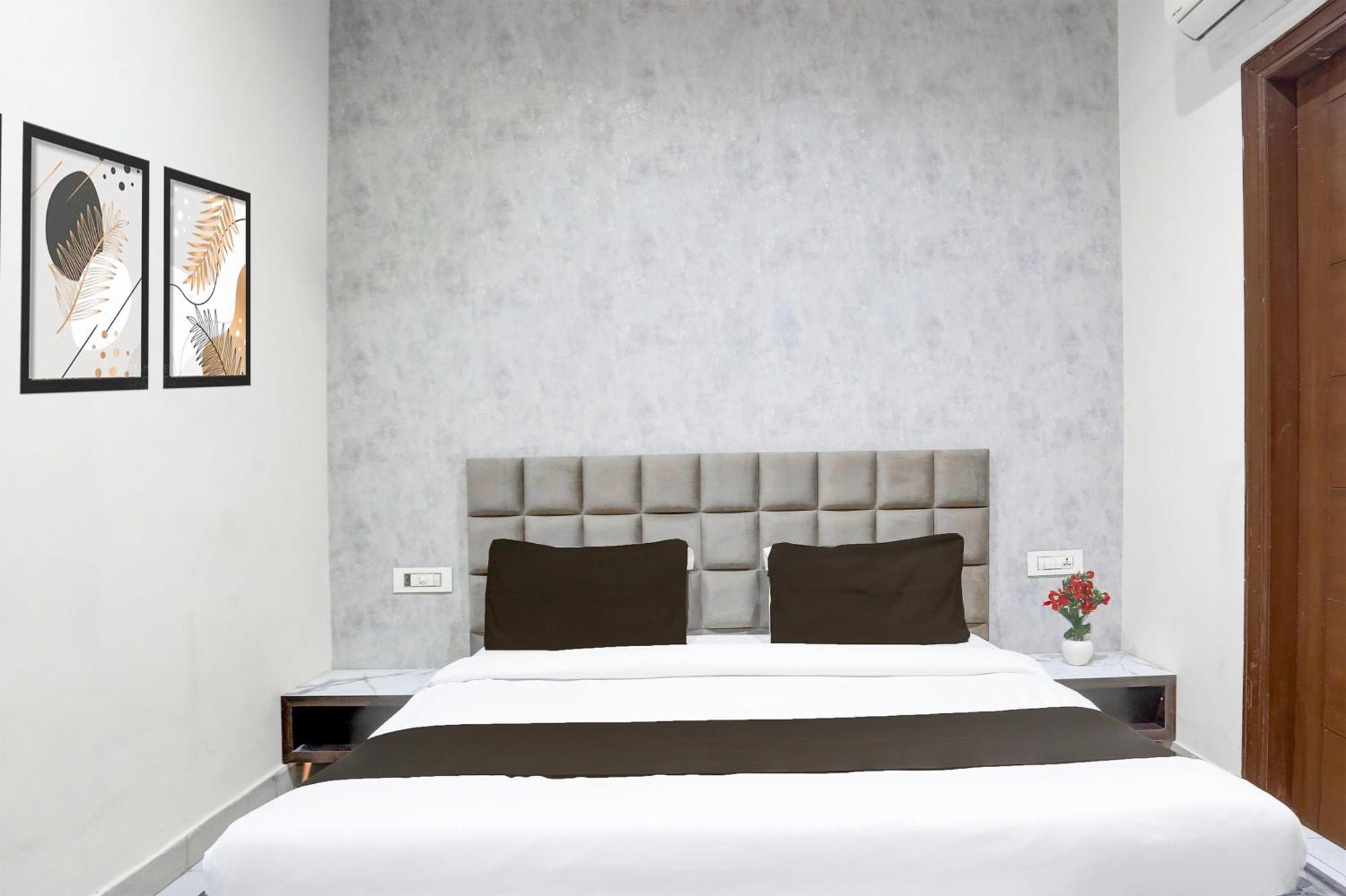 Hotel Super Collection O Railway Station Road Near Clock Tower à Ludhiana Extérieur photo