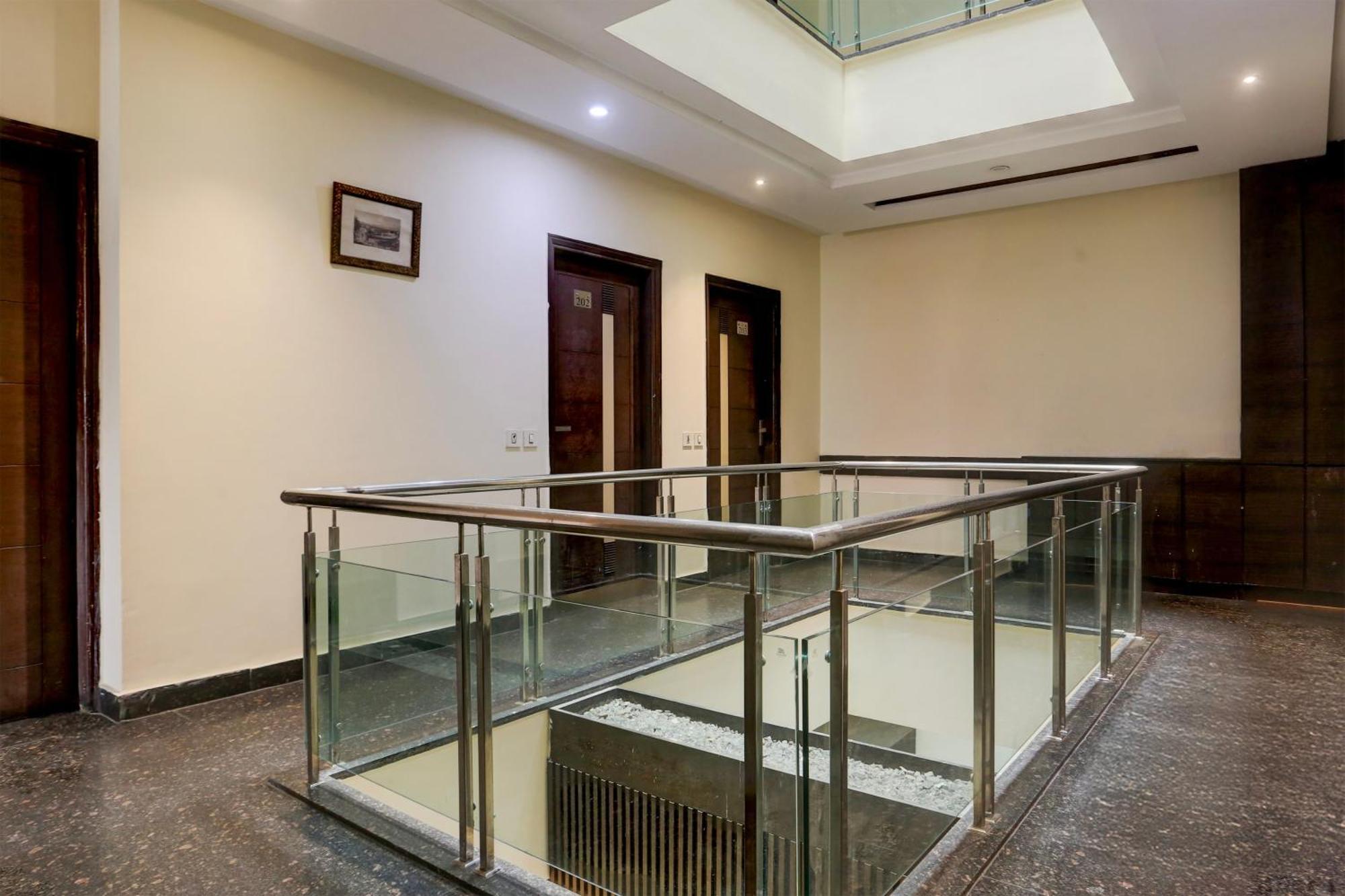 Hotel Super Collection O Railway Station Road Near Clock Tower à Ludhiana Extérieur photo