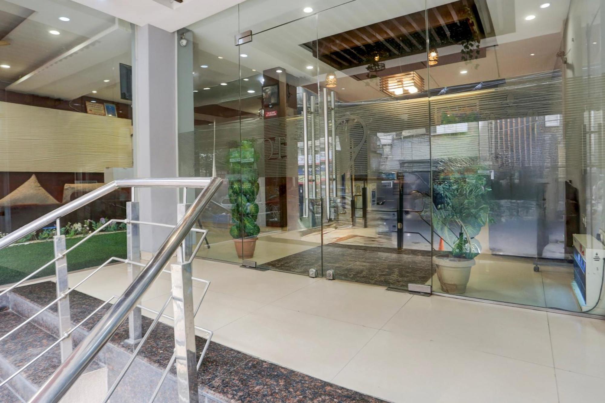 Hotel Super Collection O Railway Station Road Near Clock Tower à Ludhiana Extérieur photo